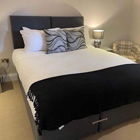 The Crown Of Cookham Hotel Luaran gambar