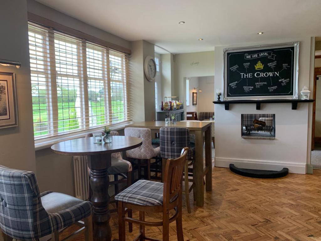The Crown Of Cookham Hotel Luaran gambar